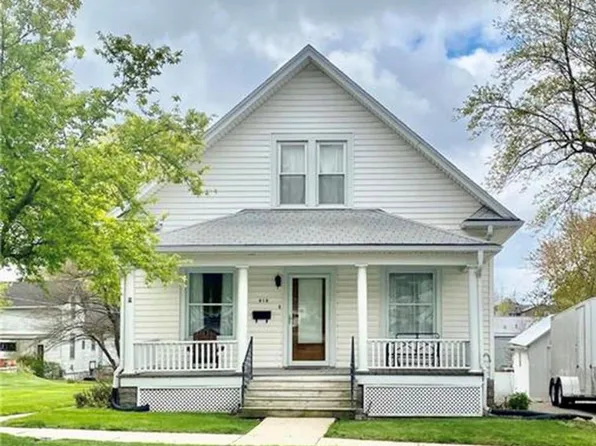 414 W 1st St, Maryville, MO 64468