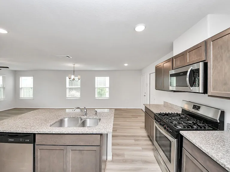 7027 Cedar Breeze Ct — Photo 6