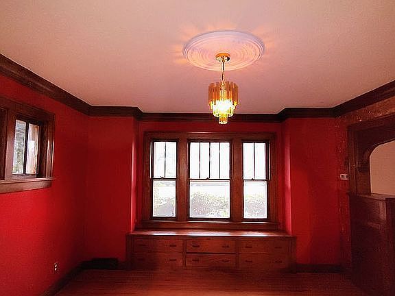 5th image of 313 E Lime St