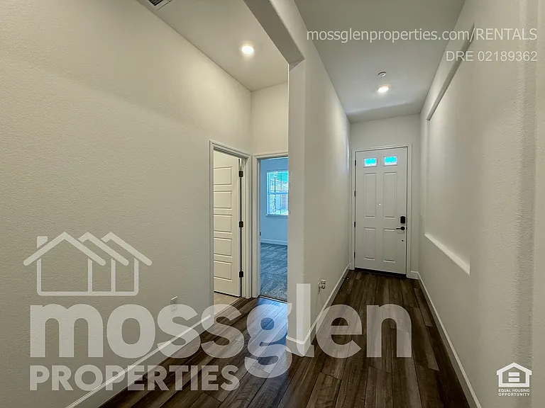 5666 Sailrock St — Photo 6