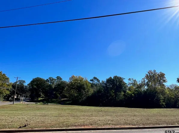 1000 Avalon Dr, Jacksonville, TX 75766