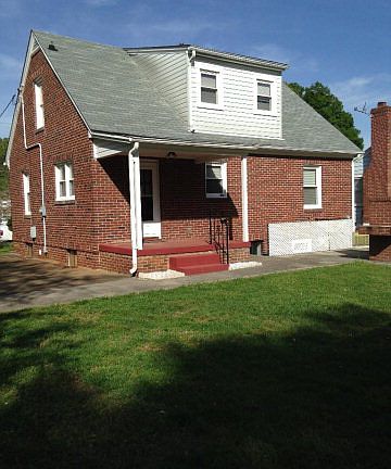 4th image of 156 Northwest Blvd