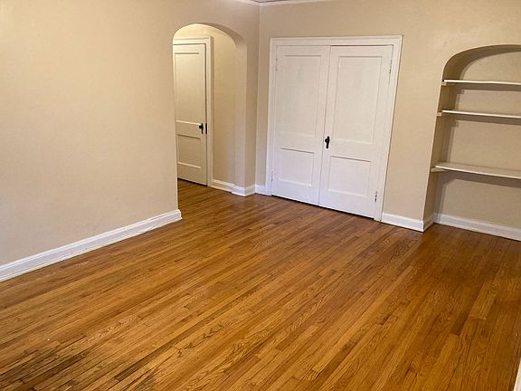 3rd image of 1423 Martha Washington Dr #102