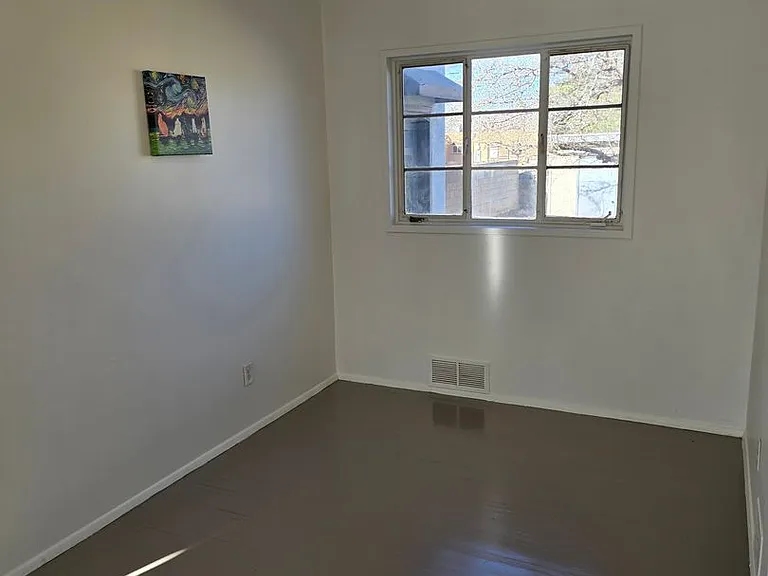 825 Monroe St NE — Photo 15