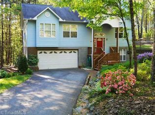 6187 Hart Ridge Ct, Walkertown, NC 27051