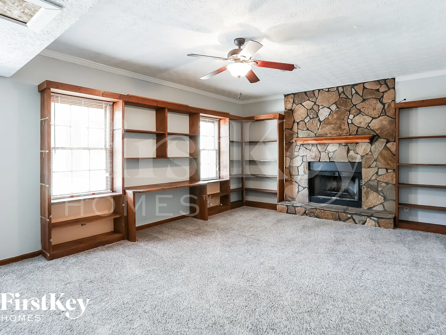 3 bed, 2.5 bath, 1572 sqft, $1,705 — Photo 4