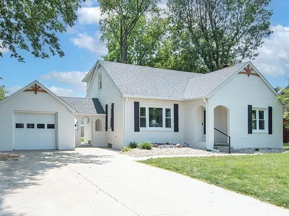 550 S 5th St, Breese, IL 62230