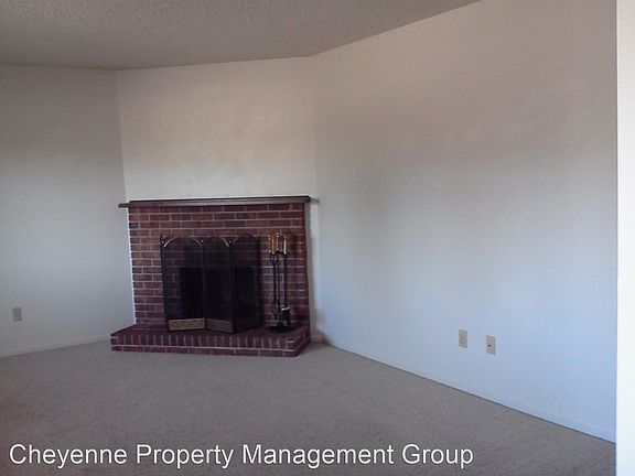 3rd image of 5327 Akes Dr