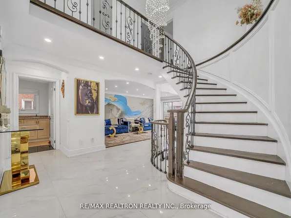 22 Butlers Ct, Brampton, ON L6Y 3T7