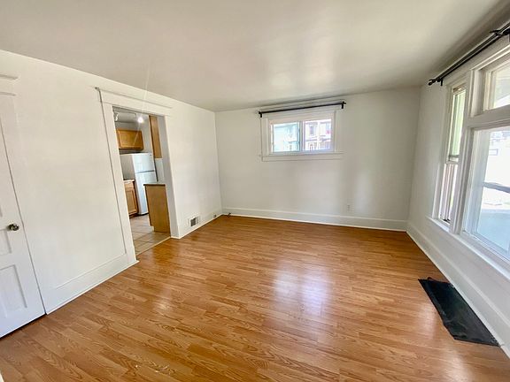 3rd image of 419 Washtenaw Rd APT 2