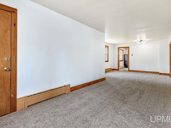 3rd image of 1305 W B St