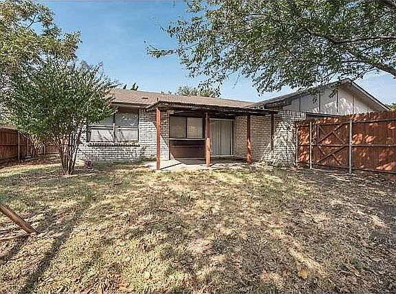 2nd image of 2124 Courtland Cir