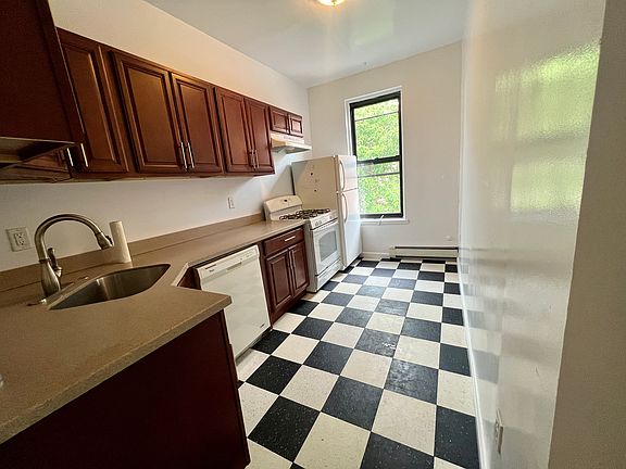 4th image of 744 Nostrand Ave #3A