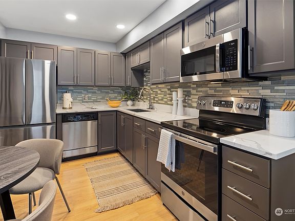 5th image of 7912 170th Avenue NE #101