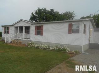 615 S Combs St, Ridgway, IL 62979