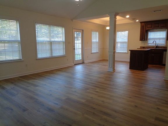 5th image of 4682 Stonewall Cir