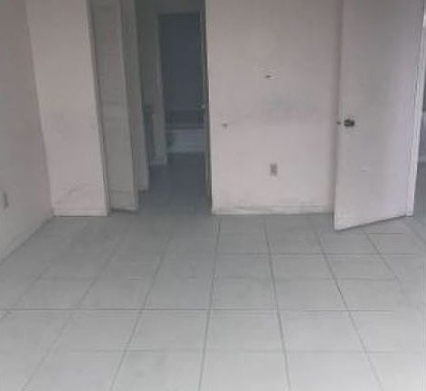 5th image of 1200 NE Miami Gardens Dr APT 903W