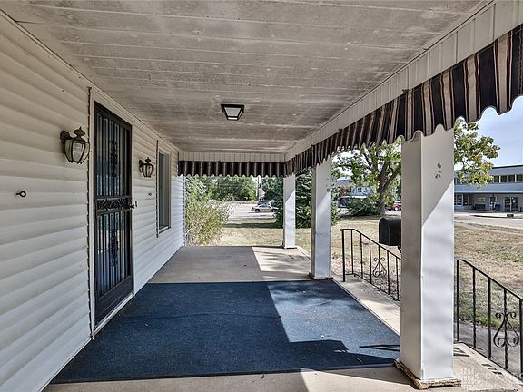 4th image of 207 W Elm St