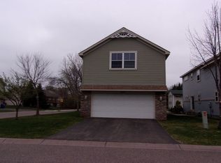 1048 Monroe Cir, Anoka, MN 55303