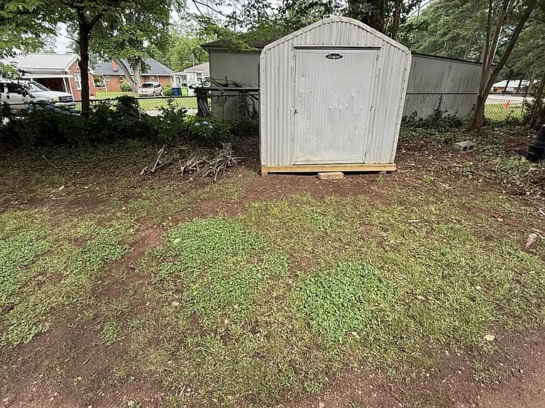 230 Grand Ave — Photo 27