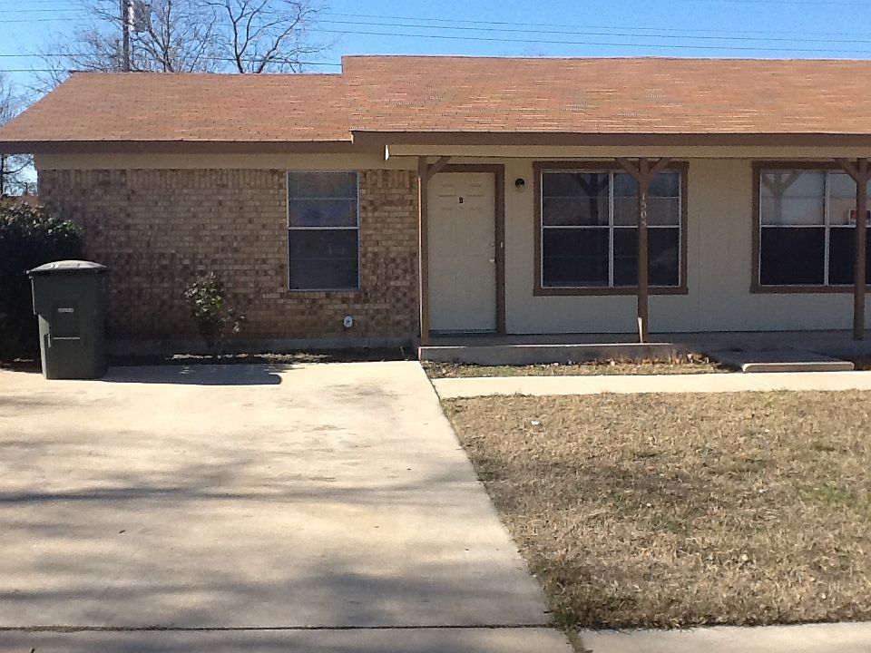 1st image of 1505 Janis Dr