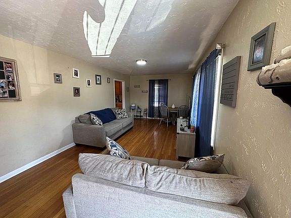 4th image of 4703 Robert C Byrd Dr