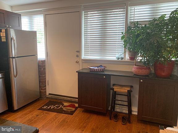 5th image of 407 Cypress St APT 3F