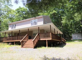 201 Westcolang Rd, Hawley, PA 18428