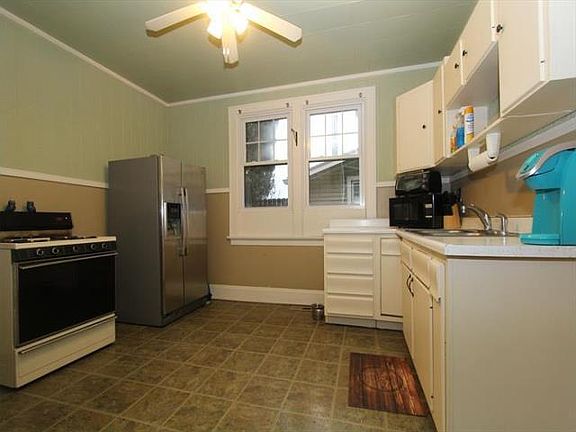 5th image of 3220 Glenmore Ave