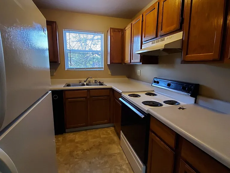 149 E Willow Ct — Photo 9