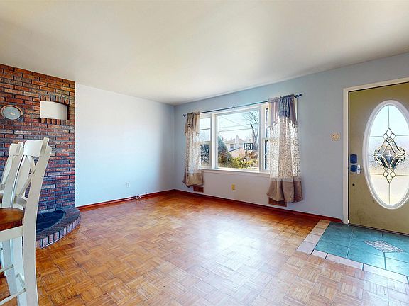 5th image of 123 Devon Rd