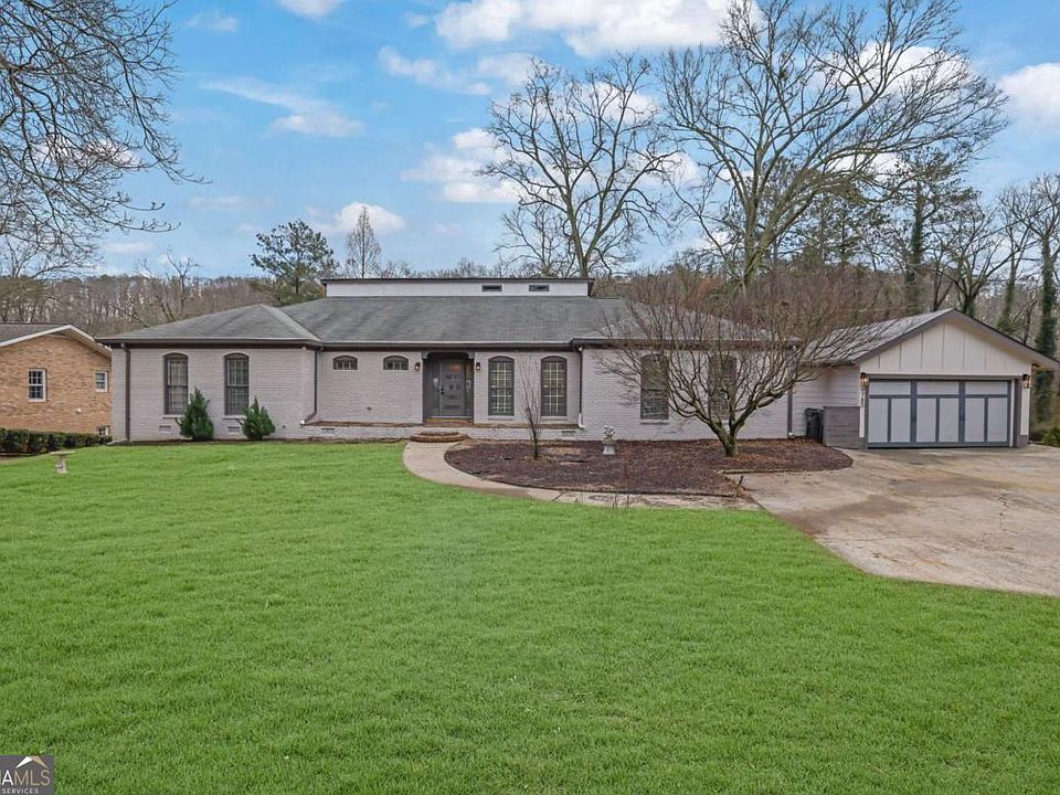 1st image of 9785 La View Cir