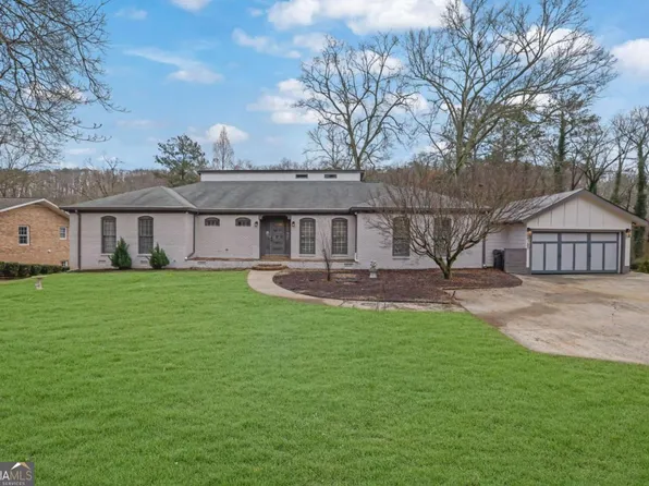 9785 La View Cir, Roswell, GA 30075