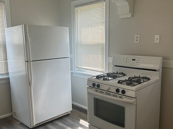 3rd image of 11923 Larimore Rd