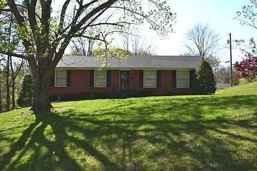 1st image of 944 Oakdale Dr