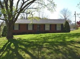 944 Oakdale Dr, Clarksville, TN 37040