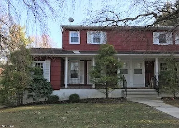3 Tempe Wick Rd photo 1