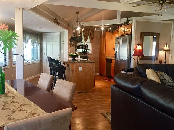 2nd image of 127 Linksider Ln