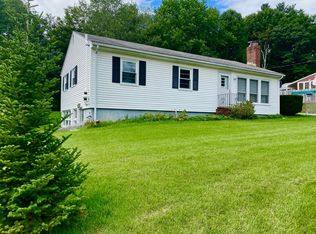 17 Hamlin Rd, Falmouth, ME 04105