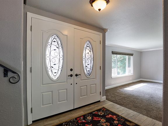 5th image of 8213 Alba Ct