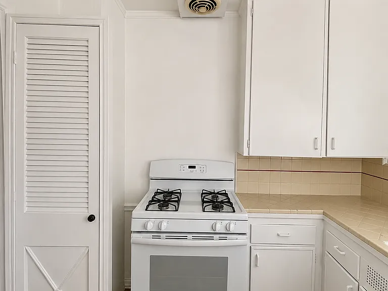 10370 Ashton Ave — Photo 3