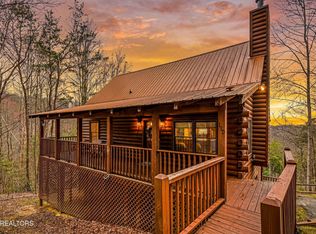 130 Little Round Top Ln, Townsend, TN 37882