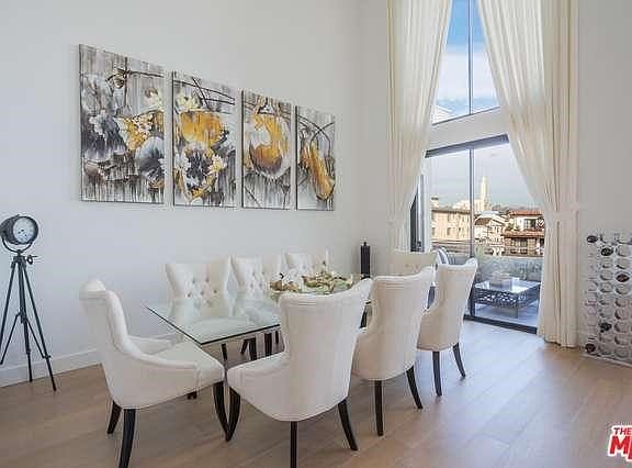 3rd image of 1870 Veteran Ave APT 304