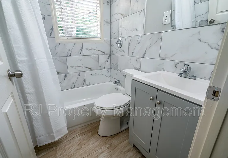 5998 Polk St — Photo 20