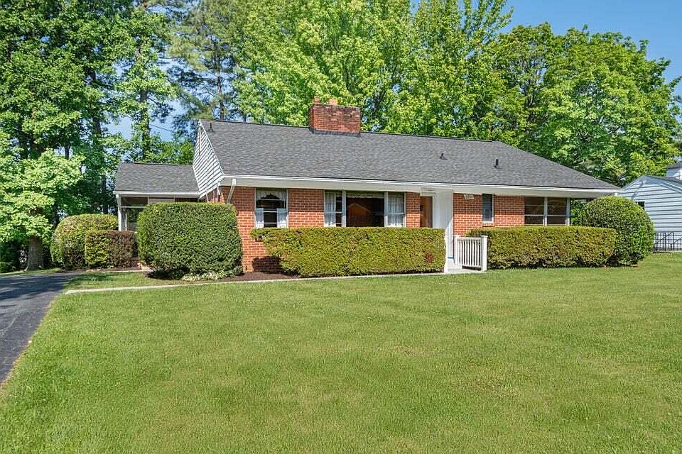 1st image of 6914 Greenway Dr