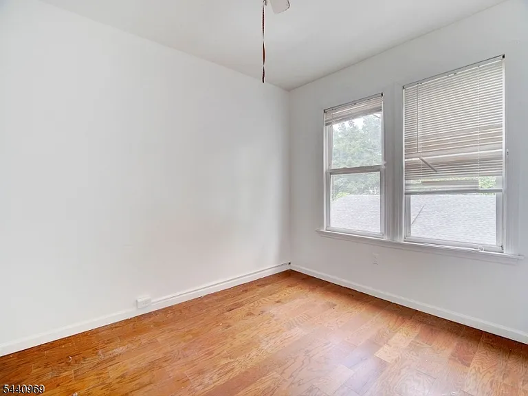 143 Huntington Ter #2R — Photo 10