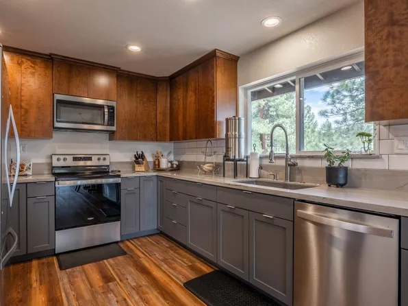 138 Sunny Slopes Rd, Mammoth Lakes, CA 93546