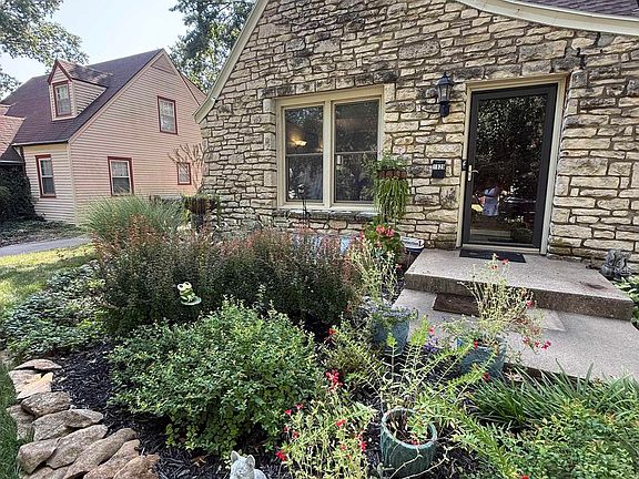 2nd image of 1929 SW Webster Ave