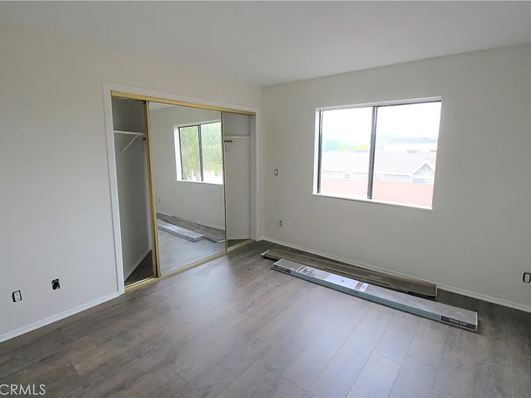 415 W Stocker St #307 — Photo 8