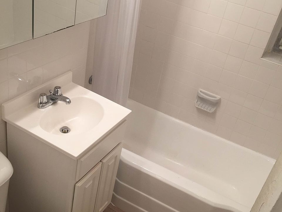 1st image of 8911 102nd St